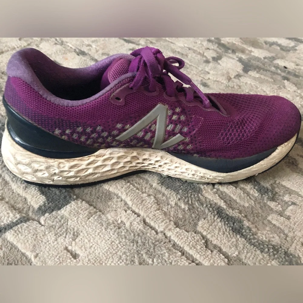 Purple New Balance 880 Running Shoes Fresh Foam size 7.5